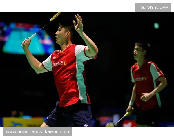 羽毛球场上的大对角穿越球惊艳所有观众